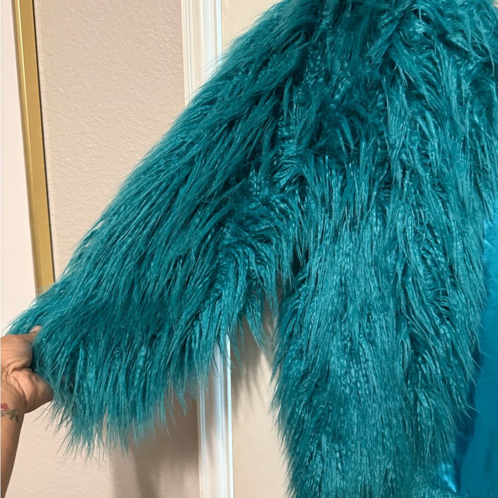 H&M Teal Faux Fur Jacket - Picture 4 of 4